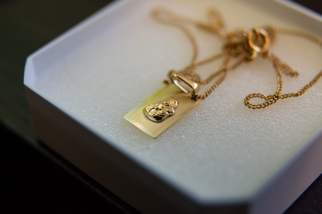we buy gold