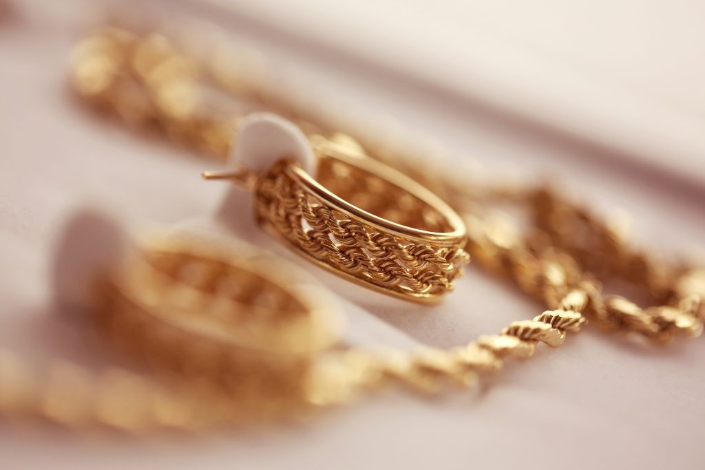 we buy gold